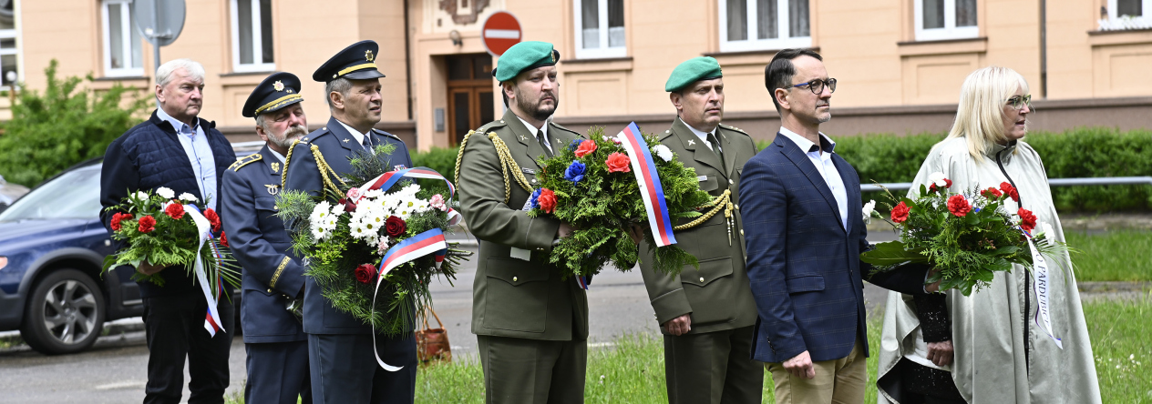 Sdružení Aviatické pouti v rámci programu Májové letecké Pardubice organizvalo dne 28. května 2021 pietní akt k uctění památky Ing. Jana Kašpara, prvního československého pilota.